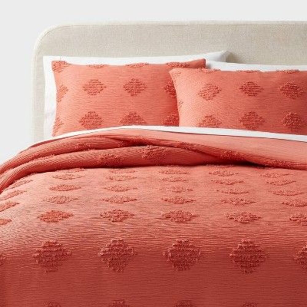 Threshold Coral Jacquard King Duvet